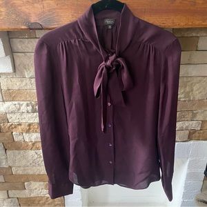 Aritzia babaton silk pussybow shirt